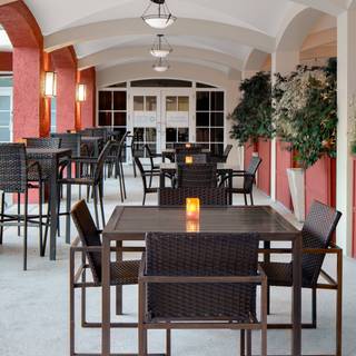 Kitchen & Bar at Courtyard