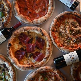 Tutto Bene - Woodfired Pizzeria & Wine Bar