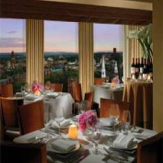 John Davenport's at the Top of the Park - Omni New Haven