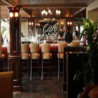 Runway 22 Casual Italian Bar & Grill