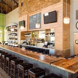 Best Restaurants In Petaluma Opentable Pub Republic