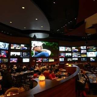 Bobby V's Restaurant & Sports Bar