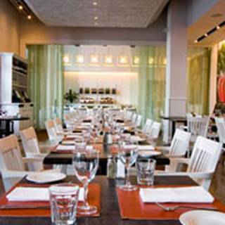 Oliver & Bonacini Cafe Grill, Oakville Place