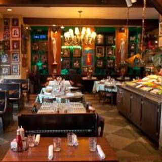 42 Restaurants Near Lincoln Park Zoo Opentable R J Grunt S