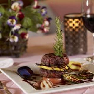 Pepi's Restaurant & Bar