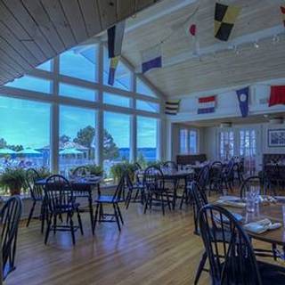 Bogie's at Spruce Point Inn