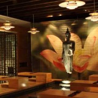 SEA Vegas: The Thai Experience