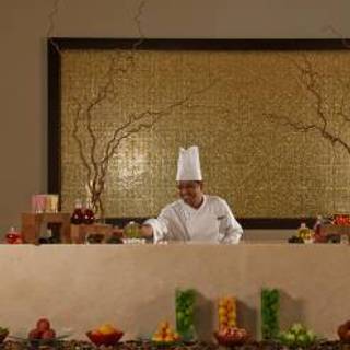 Flow Kitchen - Fairmont The Palm
