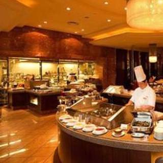 Symphony - Royal Park Hotel