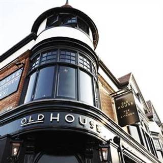 Old House Pub & Kitchen