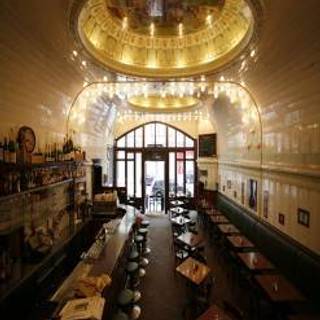 Cafe Paris - Saal