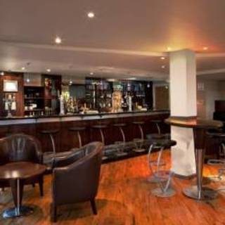 Holiday Inn - Wings Bar & Restaurant