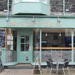 Lakes Bar & Bistro