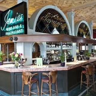 Jamies Ludgate Hill