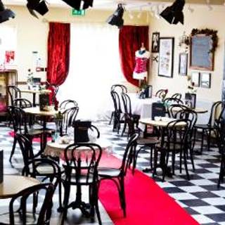 Gillian Wesley and the Catwalk Cafe