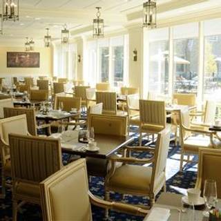 30 Restaurants Near College Football Hall Of Fame Opentable Quick View