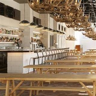 Umami Burger, Beer Garden & Sports Book