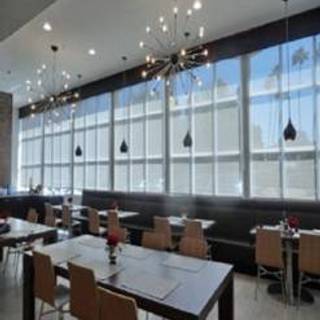 Dahlia Restaurant & Bar