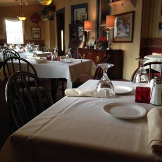 Candlewyck Inn