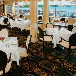 The Dining Room - Molly Pitcher Inn