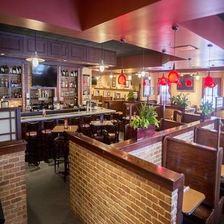 10 Restaurants Near Chicago Midway International Airport Opentable Home Run Inn Pizza Archer Avenue