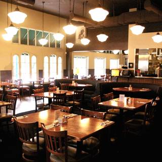 Best Restaurants In West Hollywood Opentable Hugo S West Hollywood