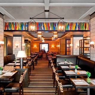 White Oak Kitchen + Drinks
