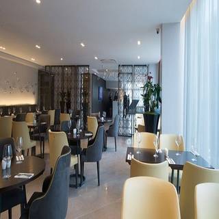 La Regina Restaurant& BAR
