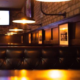 Deweys Pub