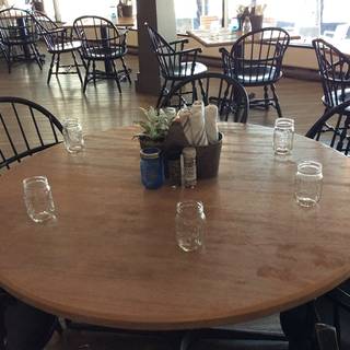 Saltwater Harborside Dining
