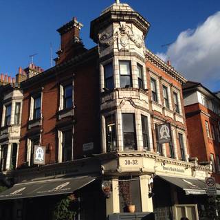 The Queen's Head & Artichoke