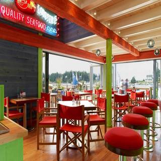 Oliver's at Cozy Harbor Wharf