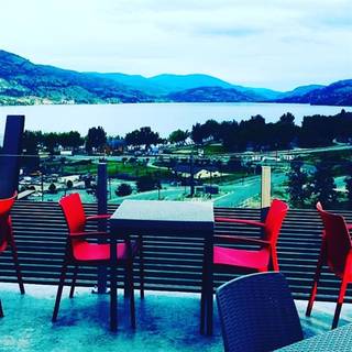 Play Estate Winery and Bistro