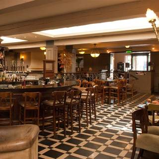 The Queens Bar