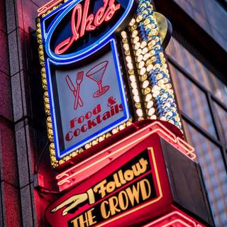 Ike's Food & Cocktails - Minneapolis