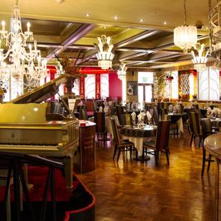 Cafe Bar Concerto