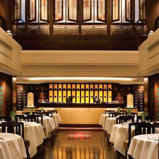 Spring Moon - The Peninsula Hong Kong