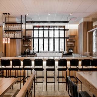 Earls Kitchen + Bar - Bankers Hall