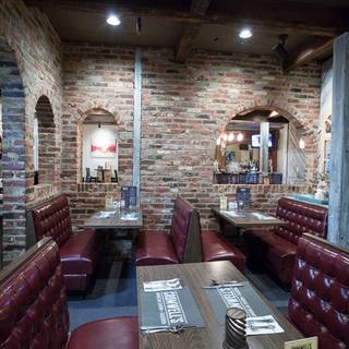 Cromwell's American Tavern and Taqueria