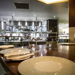 Petrus - Kitchen Table