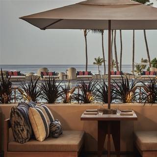 10 Restaurants Near Marriott S Ko Olina Beach Club Opentable La Hiki Kitchen Ko Olina At Four Seasons Resort