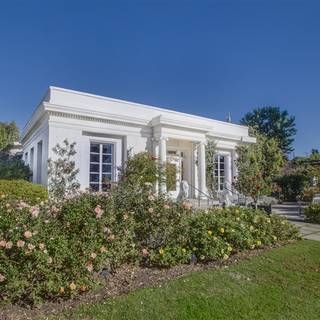 The Huntington's Rose Garden Tea Room