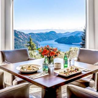Summit Restaurant at Villa Eyrie Resort