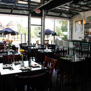 Amerrickana bar and grill