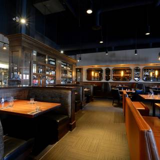 Earls Kitchen + Bar - 170th Street - Edmonton
