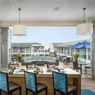 Hotel Indigo Oceanview Bar & Grill