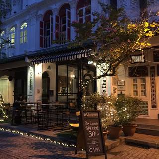 BAR-CELONA