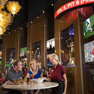 Doug Flutie’s Sports Pub