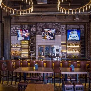 State & Main Kitchen + Bar - Kitchener
