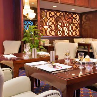 Walnut Restaurant - Royal on The Park
